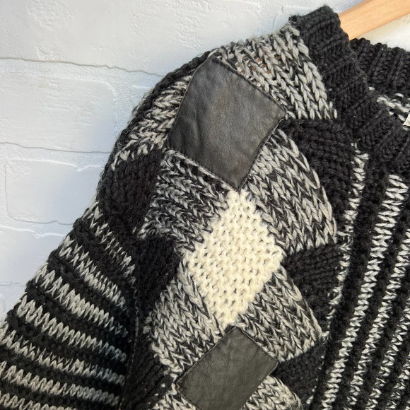 Gabrielle Men's Black Grey White Checkered Vintage Leather Acrylic Sweater -sz M - Picture 3 of 7